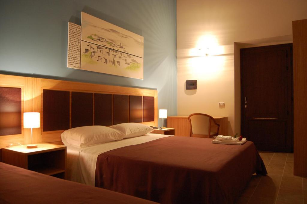 Terre Iblee Resort Chiaramonte Gulfi Szoba fotó