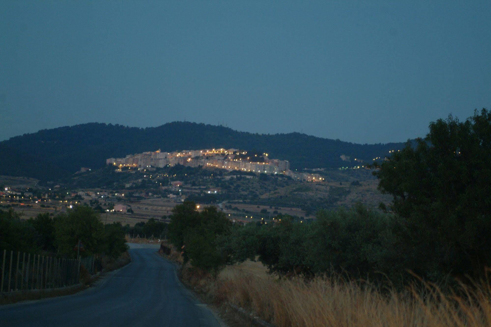 Terre Iblee Resort Chiaramonte Gulfi Kültér fotó